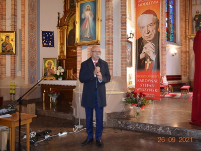 Starosta Ostrowski podczas przemówienia 