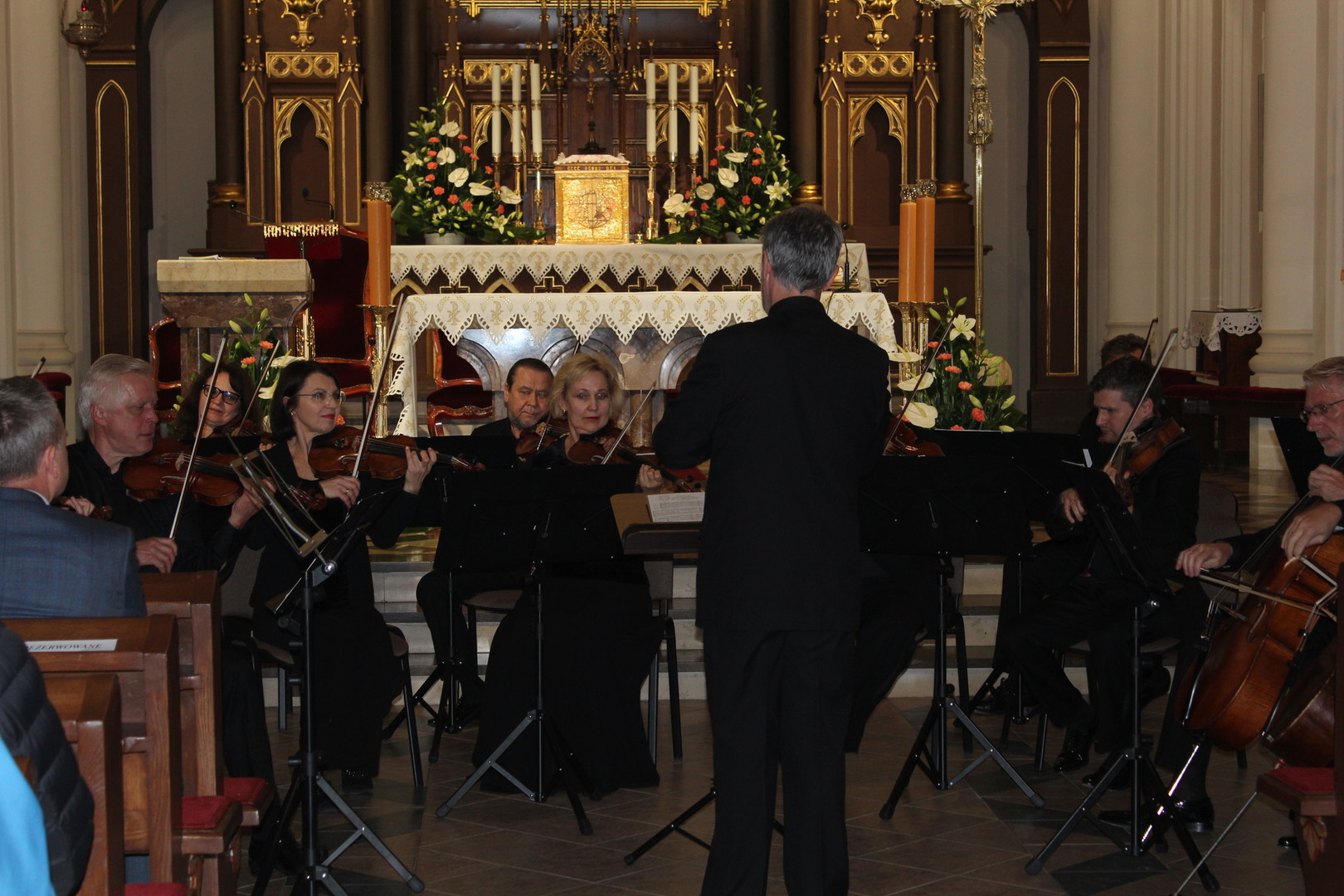 Grają muzycy Litewskiej Orkiestry Kameralnej