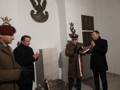 Uroczyste odsłonięcie tablicy