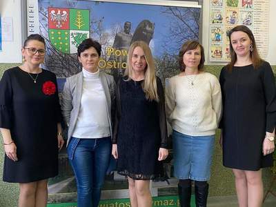 wspólne zdjęcie nauczycieli organizatorów