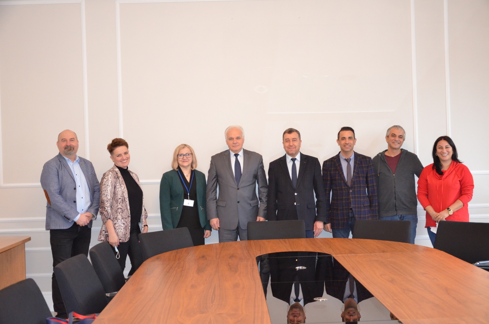Delegacja tureckiej szkoły wraz z wicestarostą oraz dyrektorami Zespołu Szkół w Małkini Górnej 