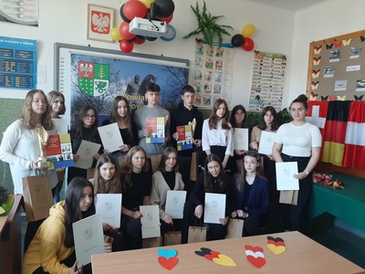 Grupowe zdjęcie uczestników konkursu
