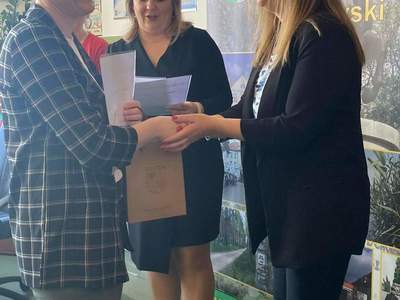 Gratulacje , rozdanie nagród, wyróżnień
