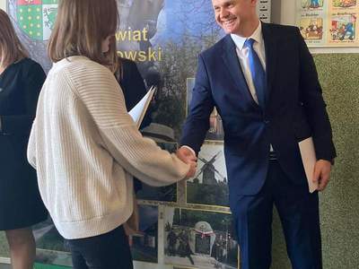
 
Gratulacje , rozdanie nagród, wyróżnień
