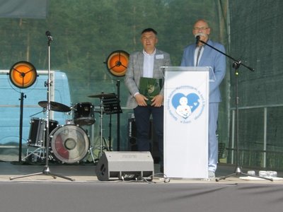 przemawia starosta ostrowski