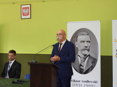 Starosta Ostrowski przemawia 