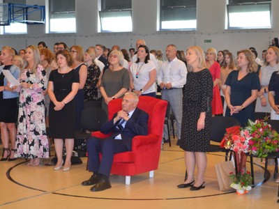 wspólne zdjęcie uczestników uroczystości