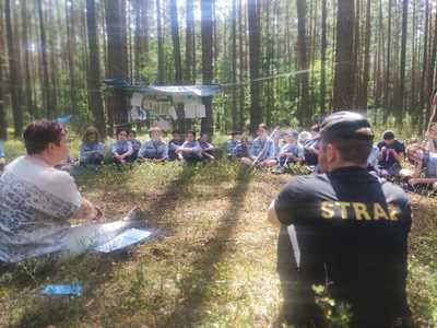 spotkanie harcerzy ze służbami 