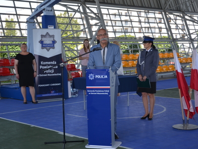 Przemawia starosta ostrowski