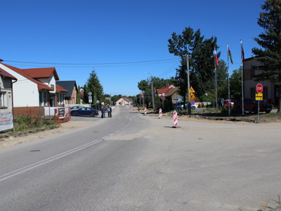 prace przy przebudowie drogi