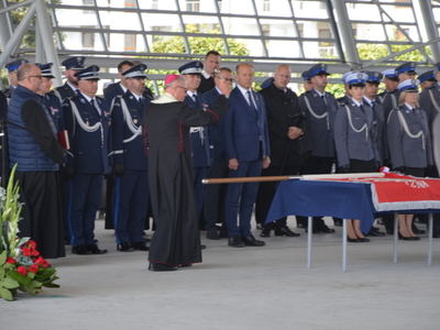 Uroczystość nadania sztandaru KPP w Ostrowi Mazowieckiej