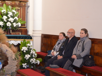 Starosta Ostrowski Zbigniew Chrupek wraz z rodziną w trakcie koncertu 