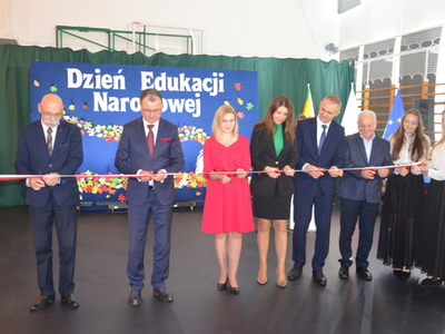 Przecięcie symbolicznej wstęgi 