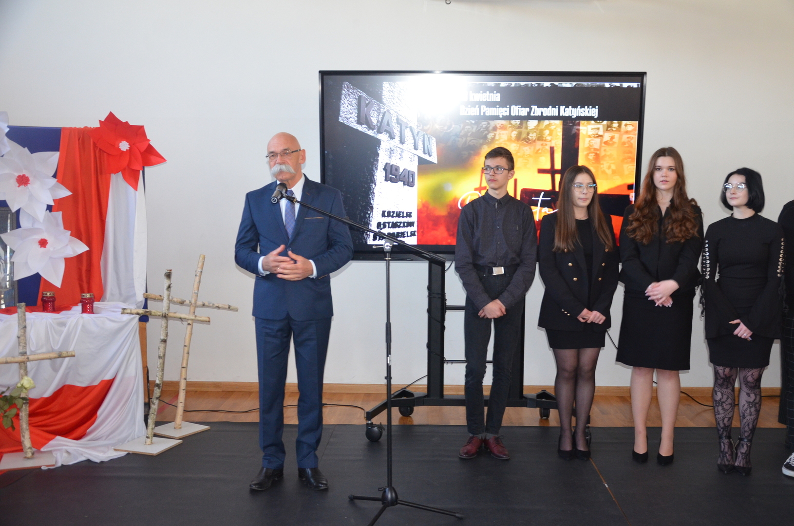 Uroczysty apel z okazji Dnia Pamięci Ofiar Zbrodni katyńskiej 