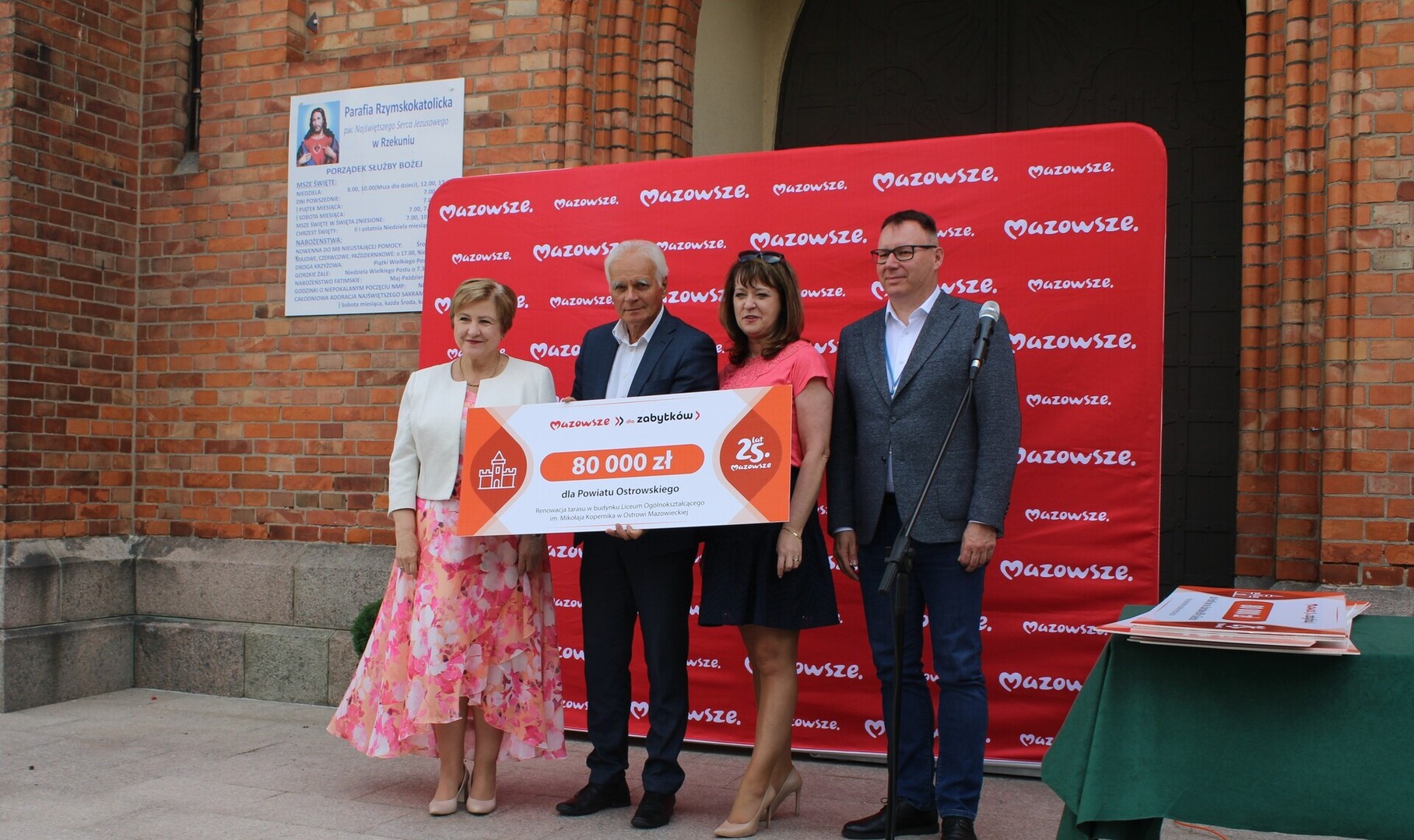 wręczenie symbolicznego czeku