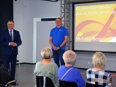Spotkanie seniorów z legendarnym sportowcem Rafałem Kubackim 