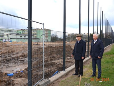 Trwają prace przy budowie boiska przy "Rubinku" 