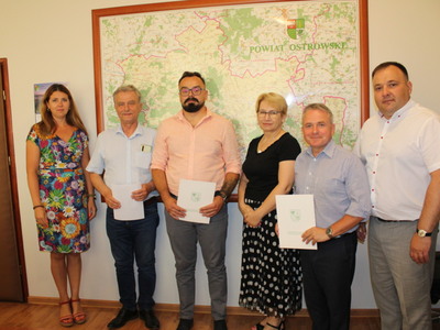 Podpisanie umowy na modernizację budynku ZS nr 1 w Ostrowi Mazowieckiej