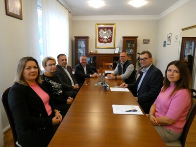 Podpisanie umowy na remont drogi powiatowej nr 2631W w miejscowości Kosewo, gm. Stary Lubotyń