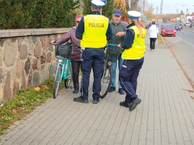 Wręczenie odblasków pieszym 