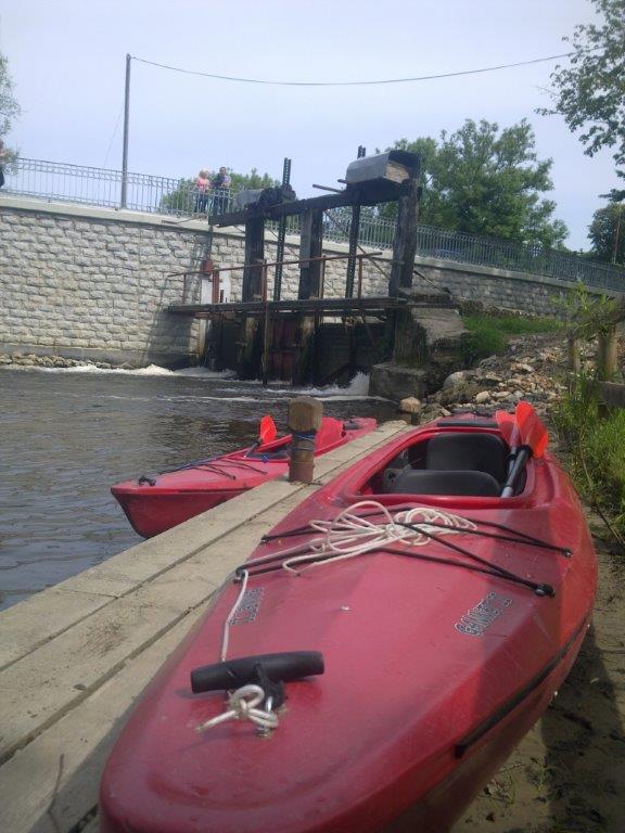 kajaki przy rzece