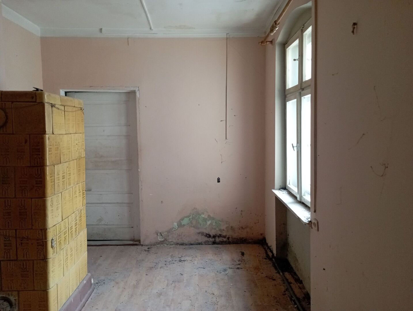 Zdjęcie lokalu przed remontem