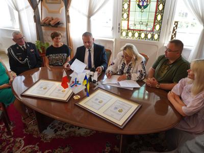 podpisanie umowy partnerskiej