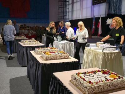 Jubileuszowy apel z okazji 80-lecia Szkoły Podstawowej w Karlinie