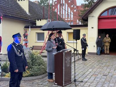 Uroczyste przekazanie nowego wozu strażackiego dla OSP Karlino