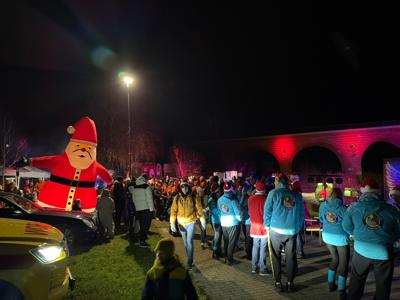 Wieczorne Mikołajkowe Morsowanie „Morsy w blasku księżyca”