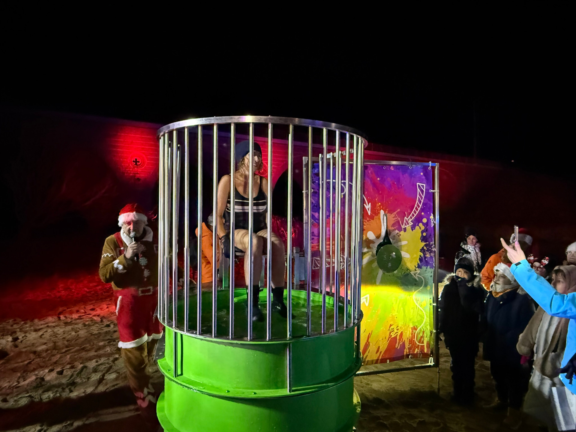 Wieczorne Mikołajkowe Morsowanie „Morsy w blasku księżyca”