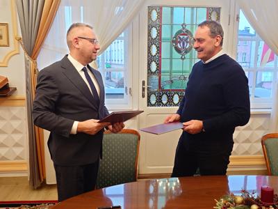 podpisanie umowy w Karlinie