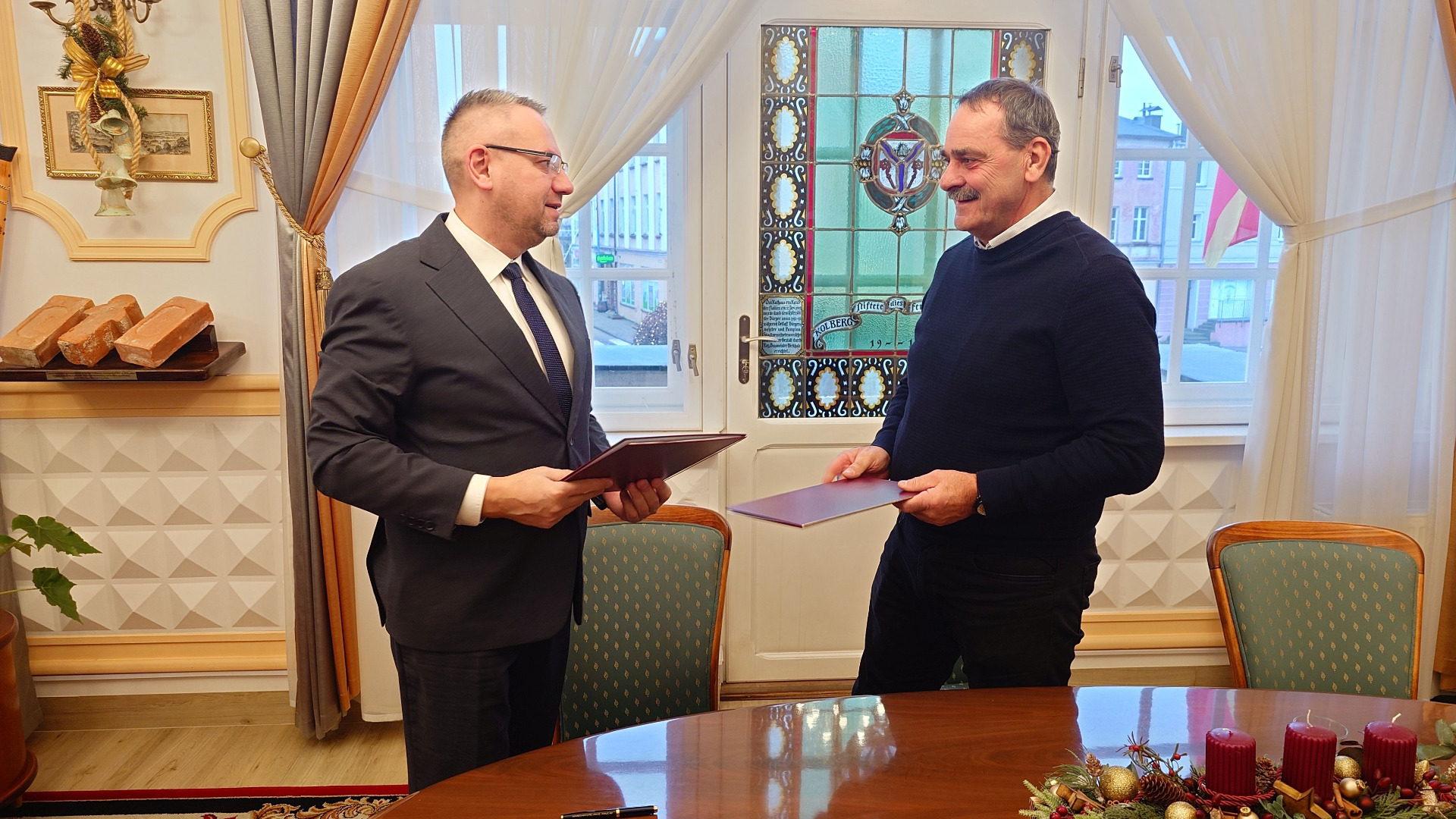 podpisanie umowy w Karlinie