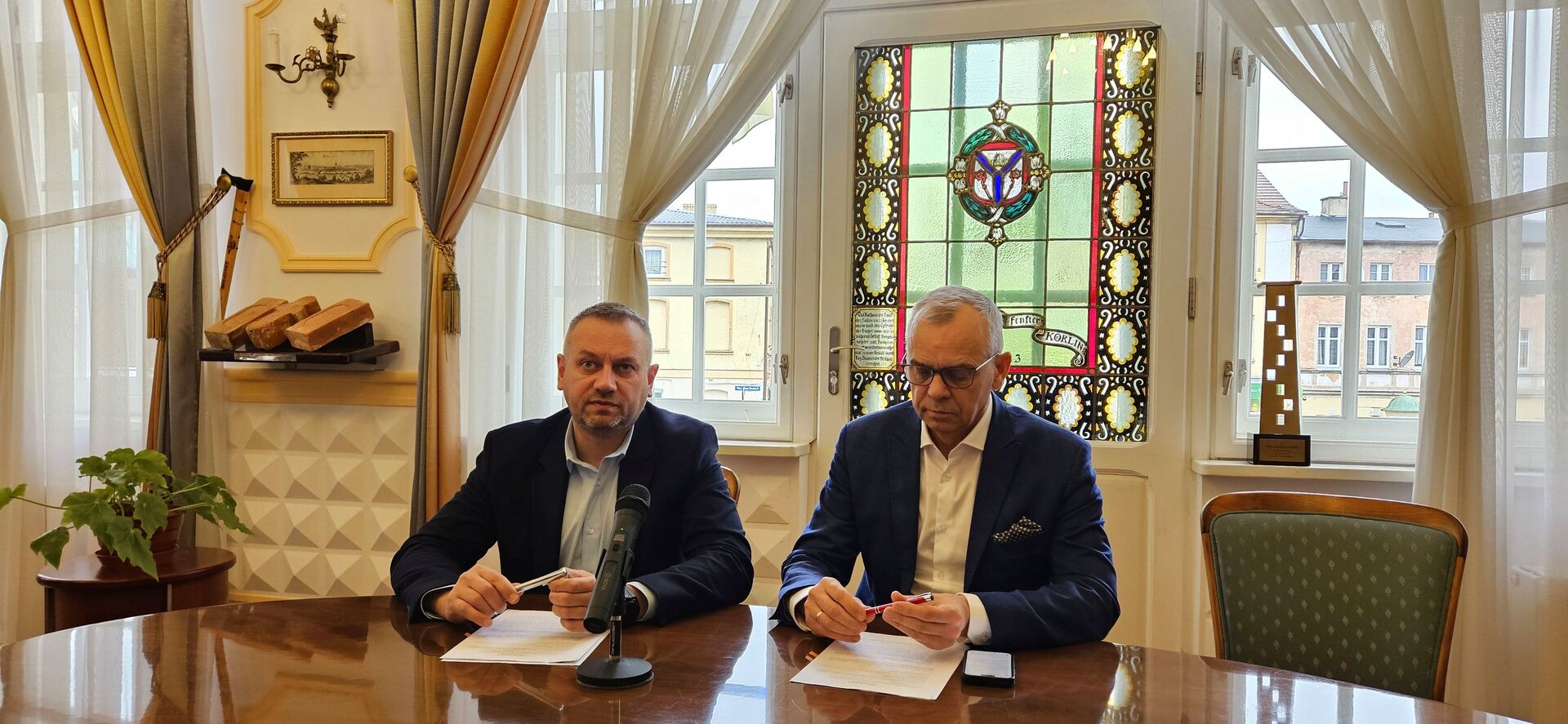podpisanie umowy na realizację projektu pn.”Modernizacja oświetlenia na terenie Gminy Karlino”