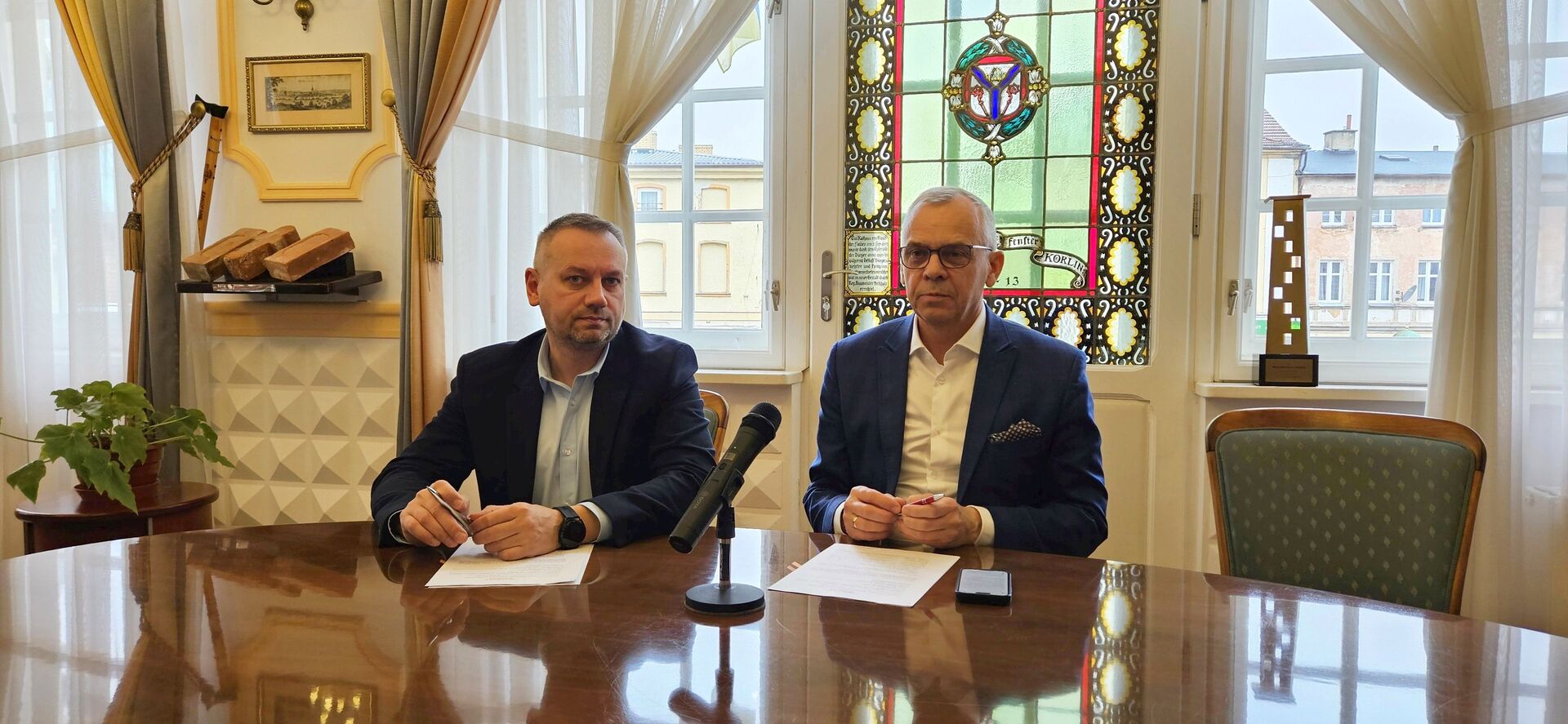 podpisanie umowy na realizację projektu pn.”Modernizacja oświetlenia na terenie Gminy Karlino”