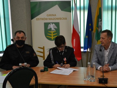 Strażacy OSP podpisali umowy na dofinansowanie ze środków Funduszu Przeciwdziałania COVID-19
