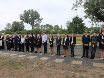 Uroczystość odsłonięcia Pomnika w Kozikach