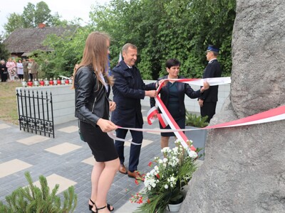Uroczystość odsłonięcia Pomnika w Kozikach