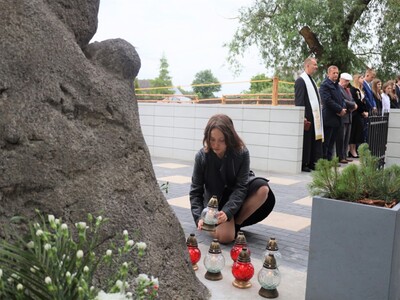 Uroczystość odsłonięcia Pomnika w Kozikach