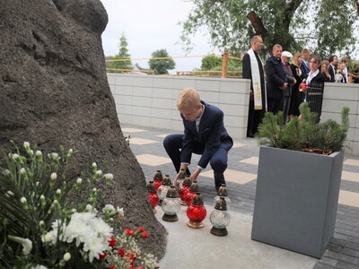 Uroczystość odsłonięcia Pomnika w Kozikach