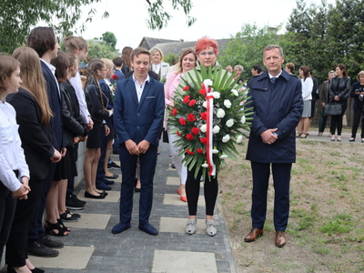 Uroczystość odsłonięcia Pomnika w Kozikach