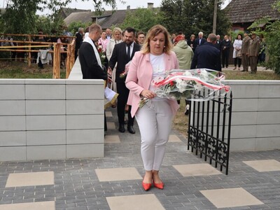 Uroczystość odsłonięcia Pomnika w Kozikach