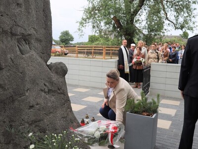 Uroczystość odsłonięcia Pomnika w Kozikach
